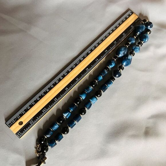 Vintage Lucite Necklace Black Blue Marbled Chunky Beads Gold Swirl BEAUTIFUL - Picture 8 of 8